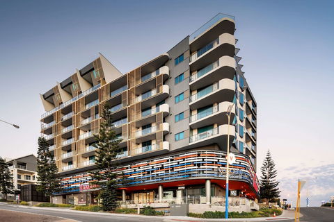 Ramada VetroBlu Scarborough Beach - Accommodation Asia 1