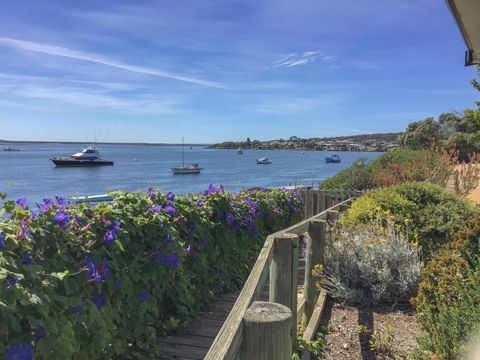 Walshys Shack - Accommodation Guide 5