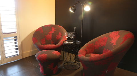Irongate Studio - Accommodation Guide 6