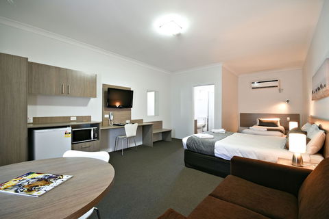 The Aberdeen Motel - Accommodation Asia 2