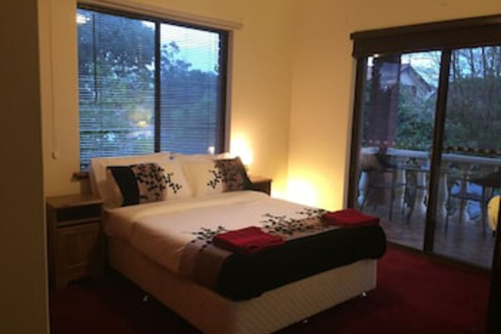 Orange Grove WA Accommodation Asia