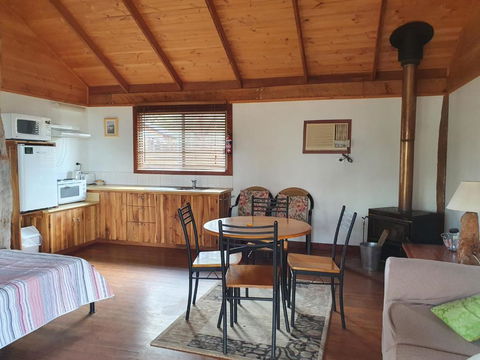 Gaddleen Grove Cottages - Accommodation Asia 1