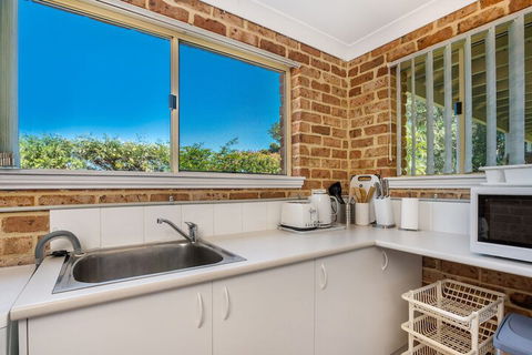 Chez Boulders - Accommodation Guide 3