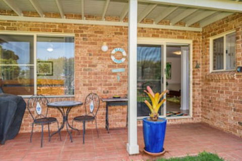 Chez Boulders - Accommodation Guide 0