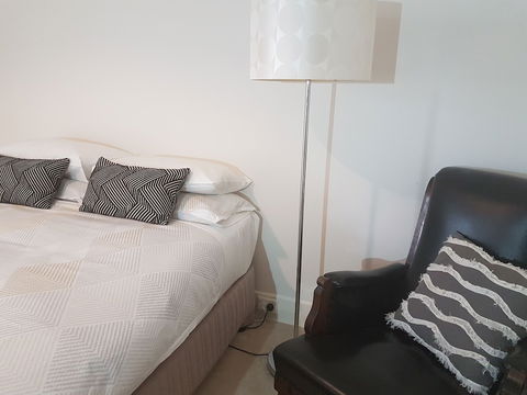 Newcastle Executive Homes - Cooks Hill Cottage - Accommodation Asia 4