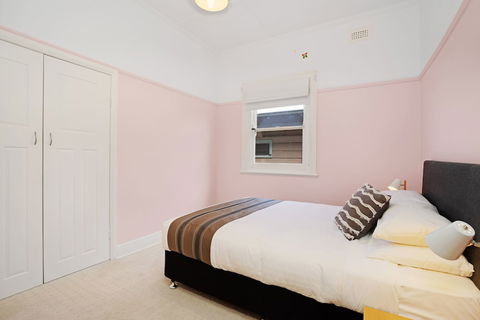 Newcastle Executive Homes - Cooks Hill Cottage - Accommodation Asia 2