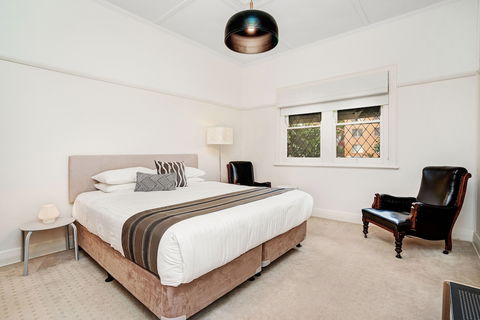Newcastle Executive Homes - Cooks Hill Cottage - Accommodation Asia 0