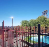 The Hobart Entrance - Accommodation Guide