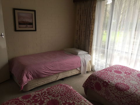 Ovensview On Riverside - Accommodation Asia 3