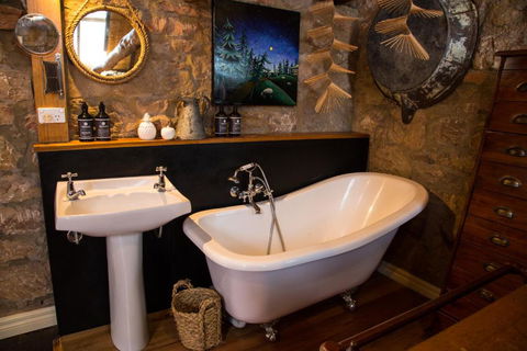 Twamley Farm - Accommodation Asia 1