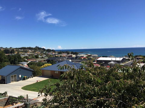 Penguin Seaside Homestay - Accommodation Asia 6