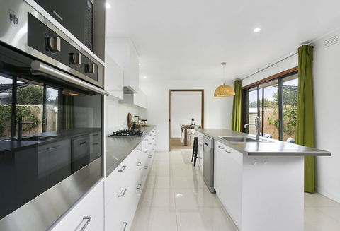 Fairhills - Beautifully Styled - Accommodation Guide 1