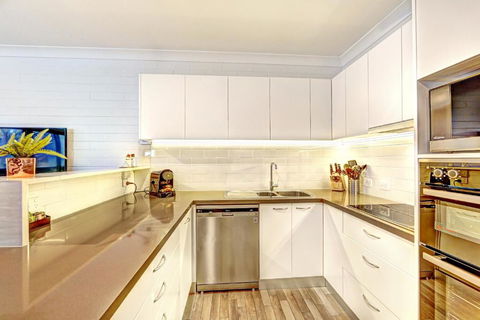 Snow Ski Apartments 36 - Accommodation Guide 2