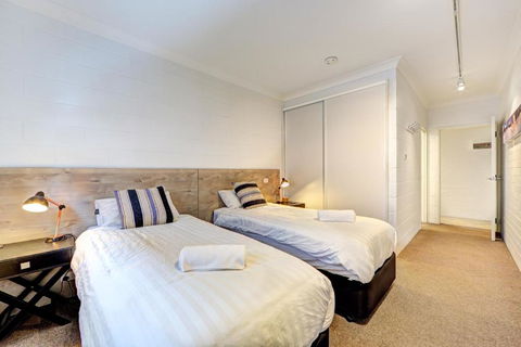 Snow Ski Apartments 36 - Accommodation Guide 6