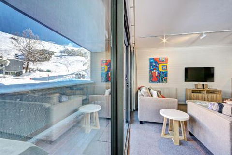 Snow Ski Apartments 36 - Accommodation Guide 3