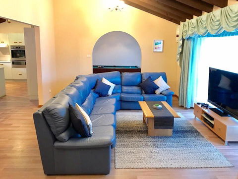 Kokomo - Accommodation Asia 6