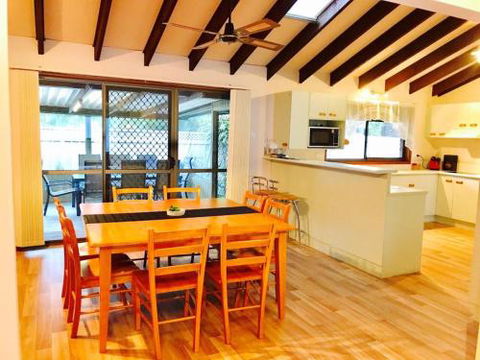 Kokomo - Accommodation Asia 1