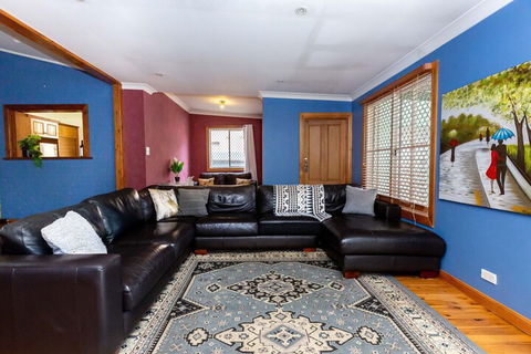 Best Central House â€“ Sleeps 11 - Accommodation Asia 6