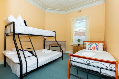 Best Central House â€“ Sleeps 11 - Accommodation Asia 5
