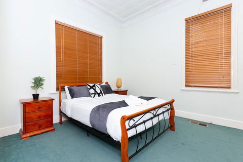 Best Central House â€“ Sleeps 11 - Accommodation Asia 3