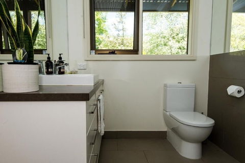 Hollyhock B&B - Accommodation Asia 2