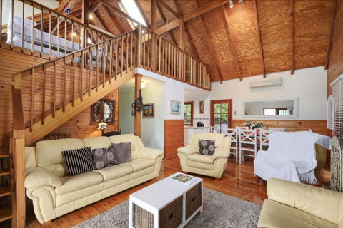 Cants Cottage - Accommodation Guide 2