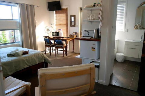 Serenity Lodge For Couples - Accommodation Asia 6