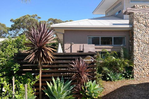 Serenity Lodge For Couples - Accommodation Asia 2