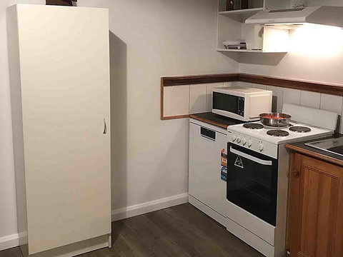 Derby Digs Cottage - Accommodation Guide 3