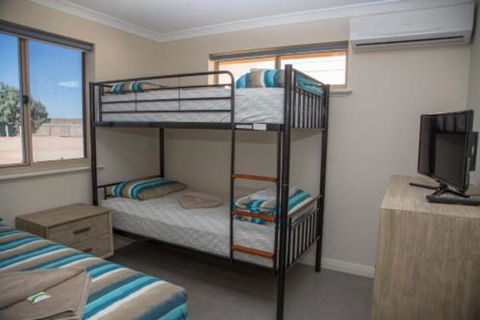 Peoples Park - Accommodation Asia 4