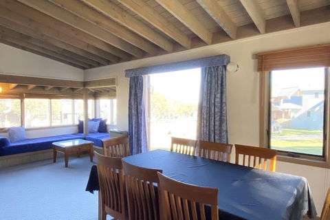 Alpine Interlude - Accommodation Guide 3