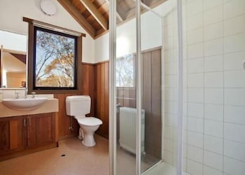 Double Bridges - Accommodation Guide 1
