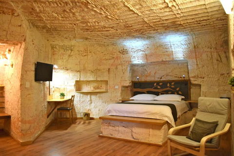 Dug Out B & B Apartments - Accommodation Asia 4