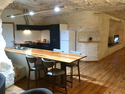 Dug Out B & B Apartments - Accommodation Asia 1