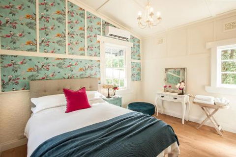 Little Violet - Accommodation Guide 6