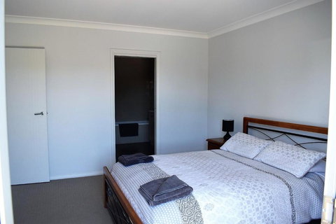 Griffith Prestige Apartments - Accommodation Guide 4