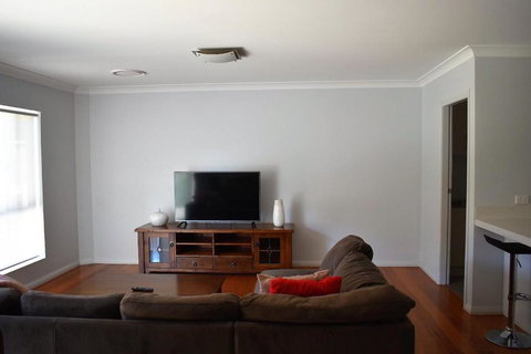 Griffith Prestige Apartments - Accommodation Guide 6