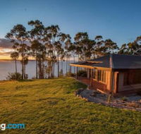 Tinderbox Cliff House - Accommodation Guide