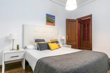 Bondi Family Escape - Accommodation Guide 6