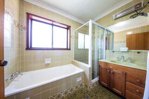 Leski Club - Accommodation Asia 4