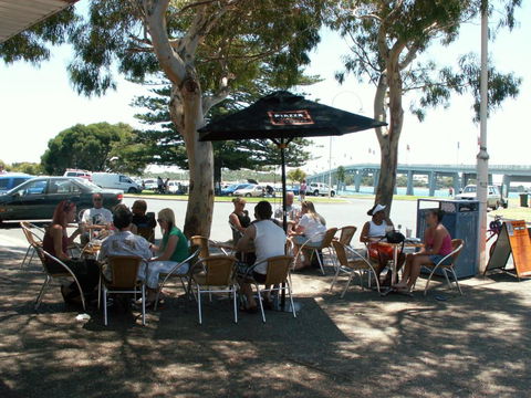 Black Dolphin Waterfront Townhouse Bay Views - Accommodation Guide 2
