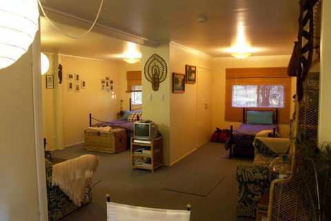 The Pond Cottage - Accommodation Guide 6