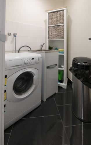 Waterfront Apartments Marinaquays Apt 221 & Apt 234 - Accommodation Asia 1