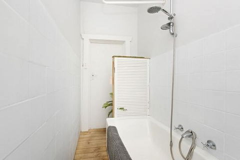 Bondi Beach Gorgeous Apartment H323 - Accommodation Guide 5