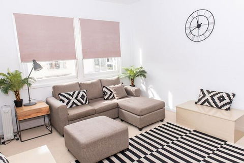 Bondi Beach Gorgeous Apartment H323 - Accommodation Guide 3