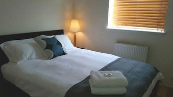 Mark II 4 West - Accommodation Guide 4