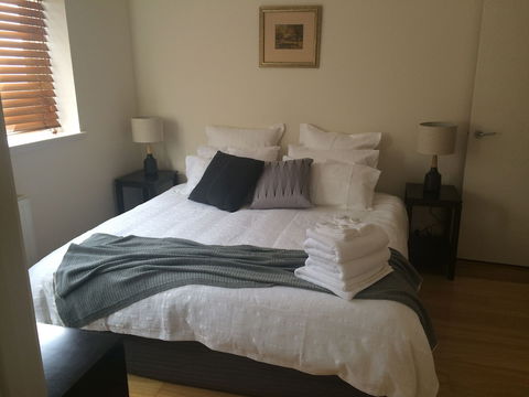 Mark II 4 West - Accommodation Guide 1