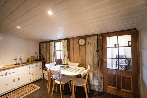 Camerons Cottage - Accommodation Asia 3