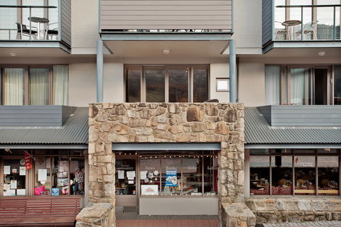 Nanook Thredbo Squatters Run - Accommodation Asia 1