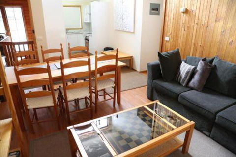 Whispering Pines 2 - Accommodation Asia 4